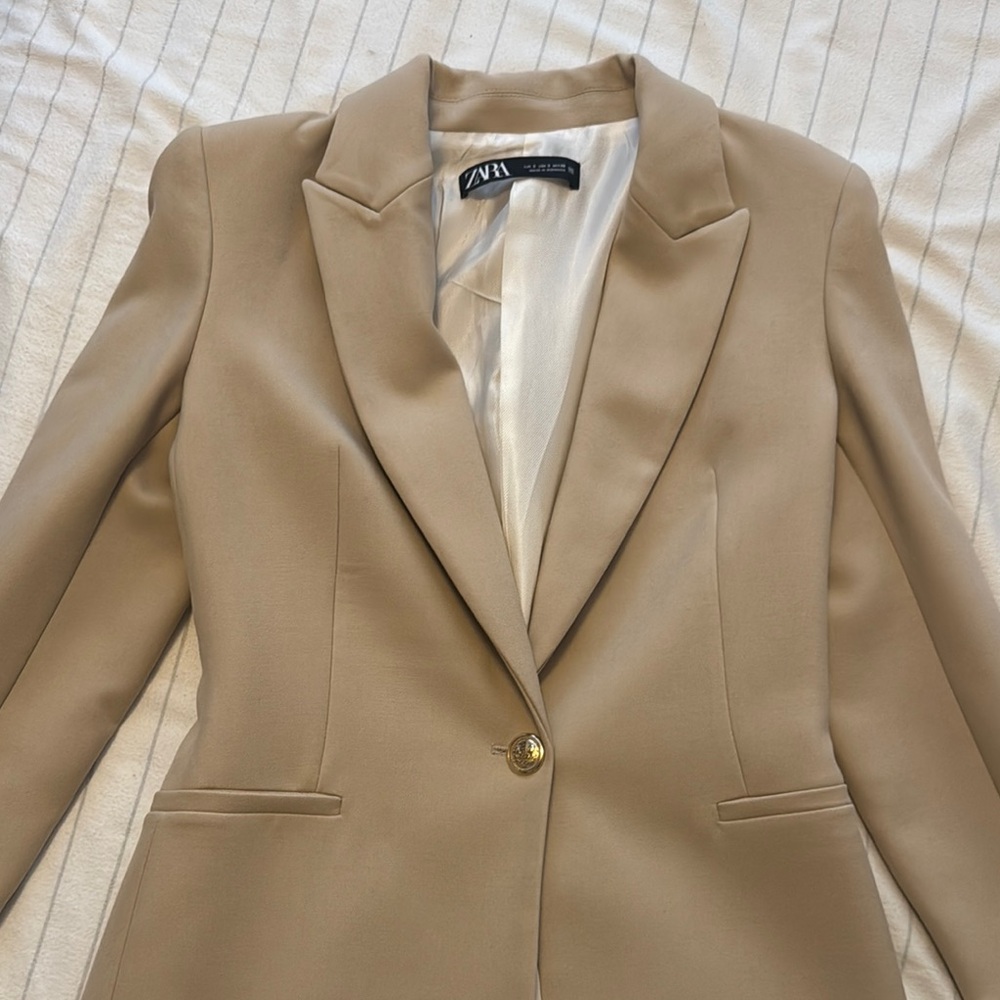 Zara Women's Tan Blazer